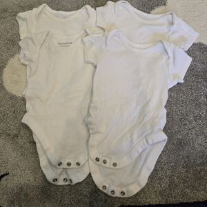 Baby Place Bundles Unisex 4 White Cotton Onesies 3-6m